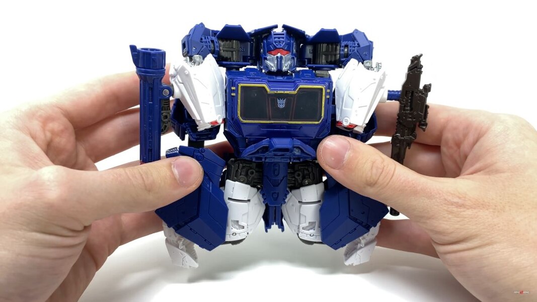 Transformers Studio Series 83 Soundwave More In Hand Image  (46 of 51)